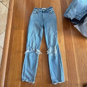 Abercrombie & Fitch The ‘90s a straight Ultra High Rise Blue Distressed 24